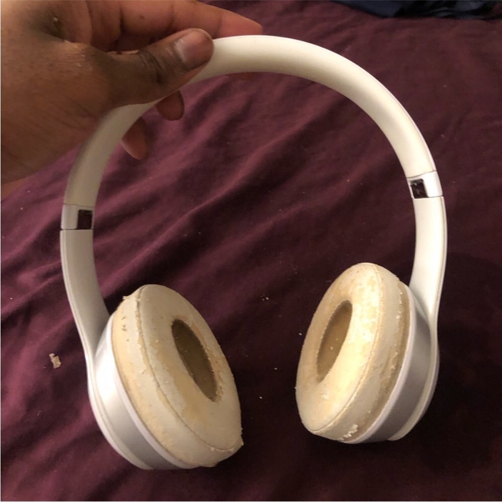 Beats solo 3 wireless bundle